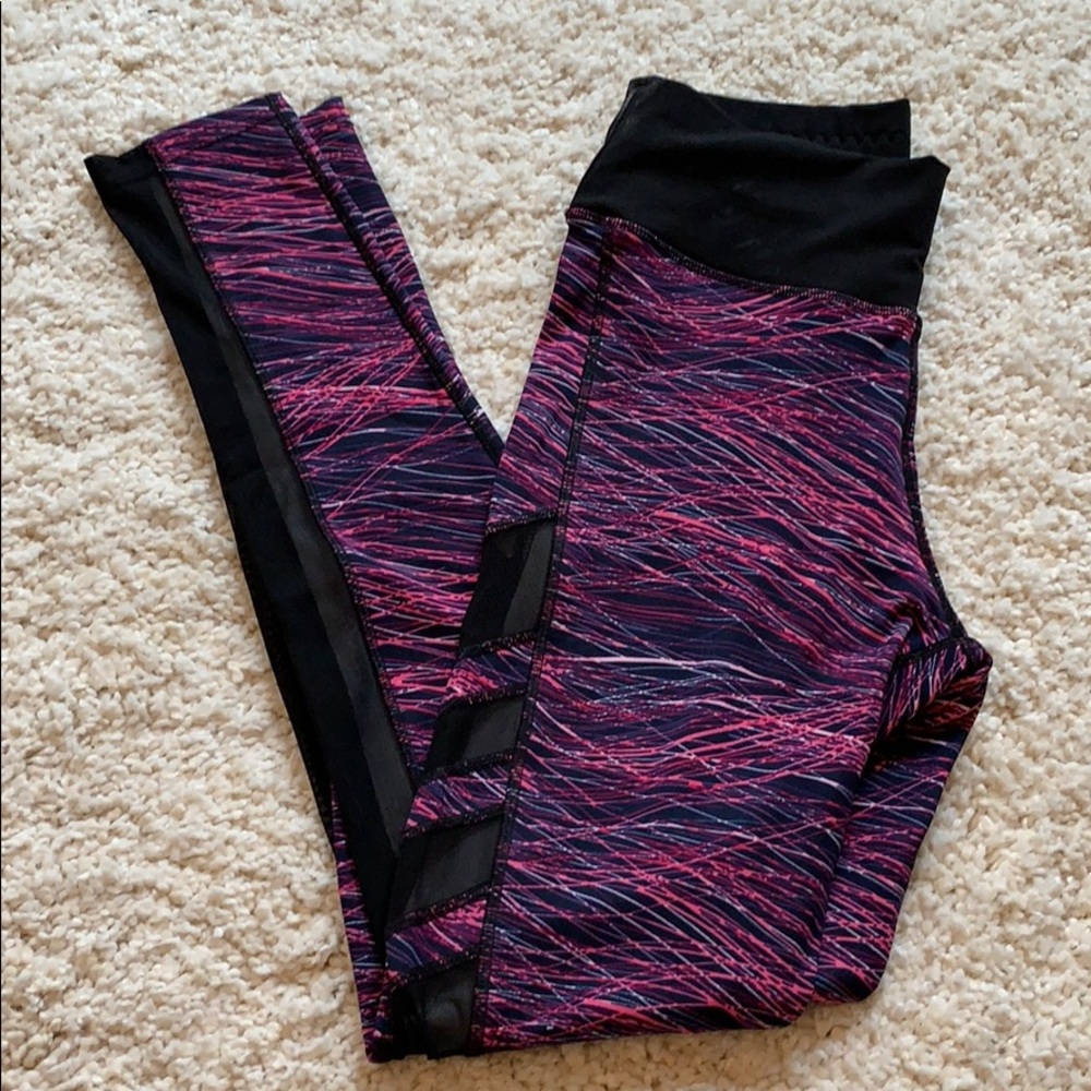 Super cute leggings with mesh panel down the sides